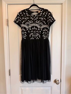 Vintage 90’s Black Embroidered Tulle Dress